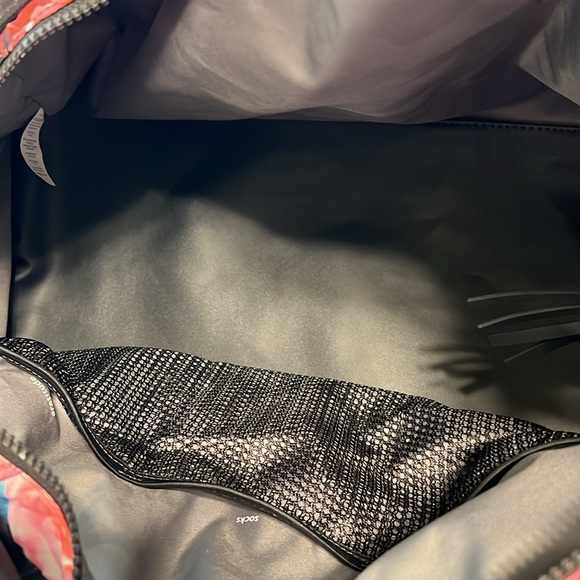 Lululemon Athletica Women’s Yoga On the Fly Duffel Travel Bag / Secret Garden - Picture 10 of 10